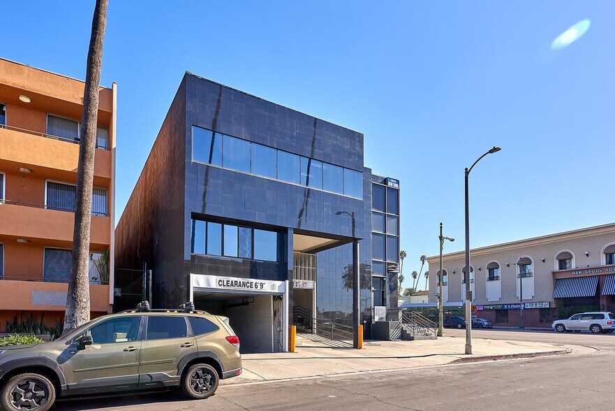 More Photos Of 2655 W Olympic Blvd, Los Angeles Medical For Lease