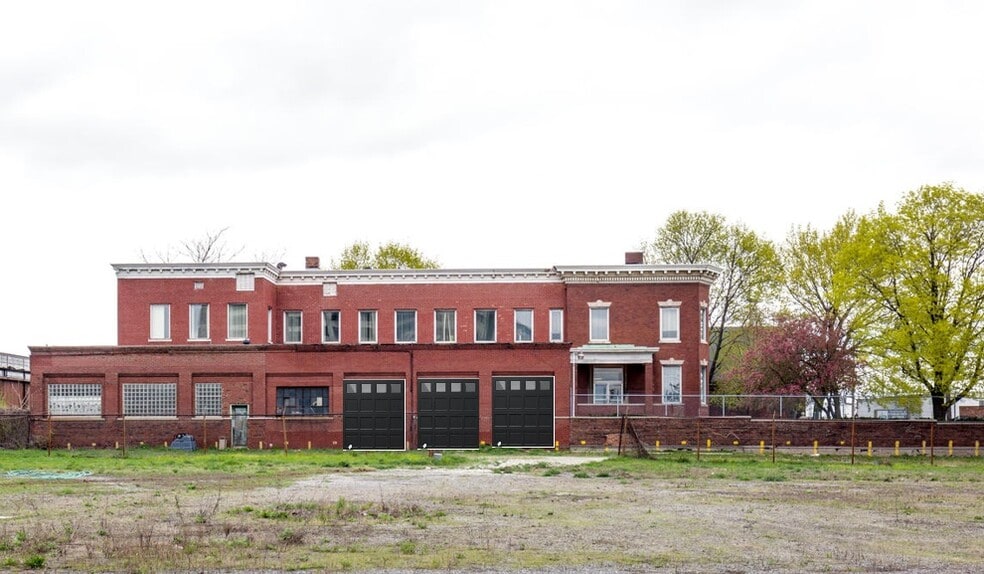 More Photos Of 174 S Clark St, Detroit Light Distribution For Lease