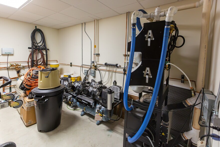 More Photos Of 200 W Railroad Ave, Plains Medical For Sale