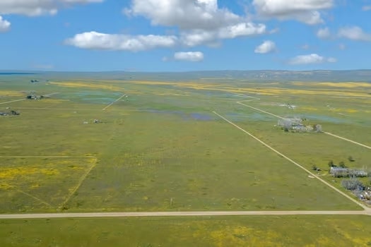 More Photos Of 12900 Soda Lake Rd, Santa Margarita Hotel For Lease