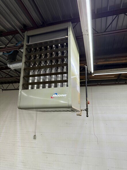 More Photos Of 2808 Virginia Ave, Collinsville Auto Repair For Sale