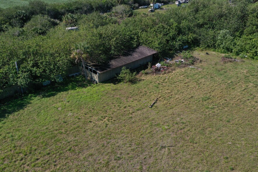 More Photos Of 9891-9915 W US HWY 27, Clewiston Flex For Sale