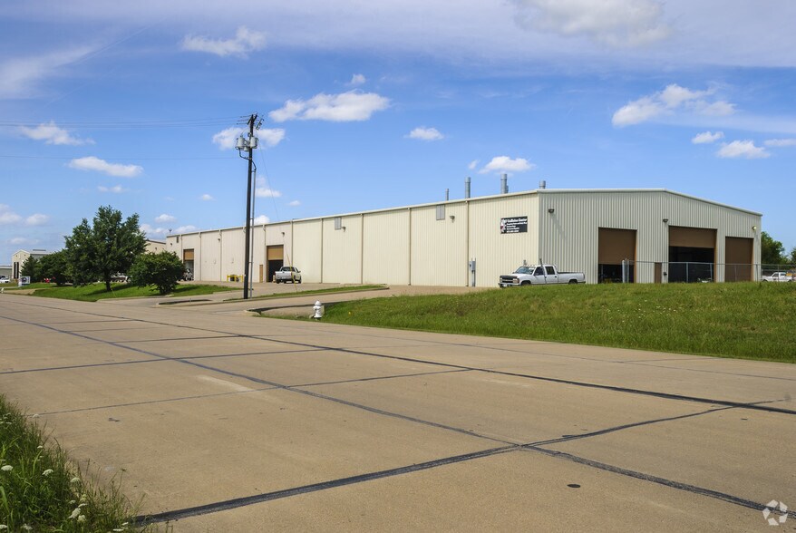 More Photos Of 201 Metro Dr, Terrell Warehouse For Sale