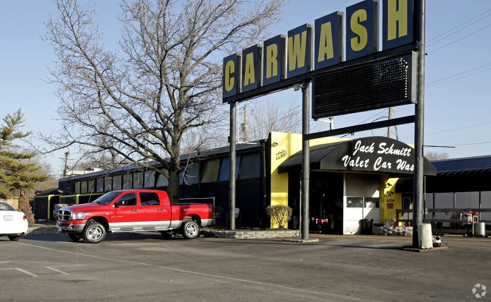 Primary Photo Of 6109 N Lindbergh Blvd, Hazelwood Specialty For Sale