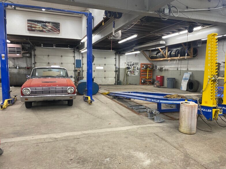 More Photos Of 840 Cayuga Creek Rd, Buffalo Auto Repair For Sale