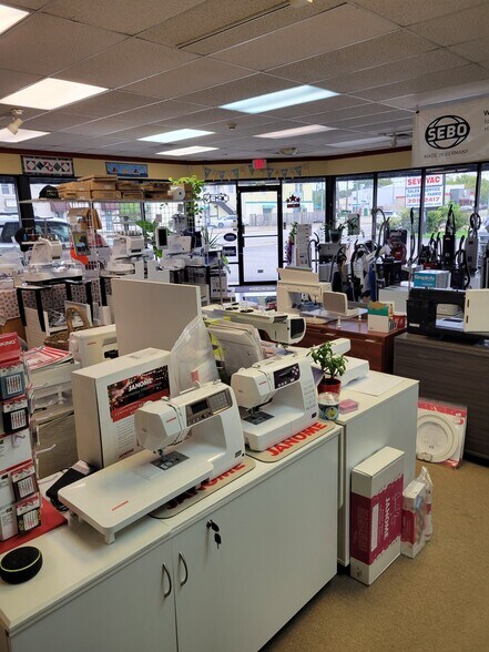 More Photos Of 701 Airline Blvd, Portsmouth Freestanding For Sale