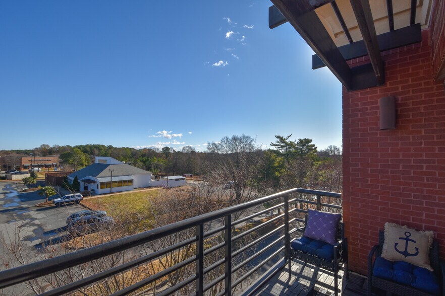 More Photos Of 19701 Bethel Church Rd, Cornelius Office For Sale