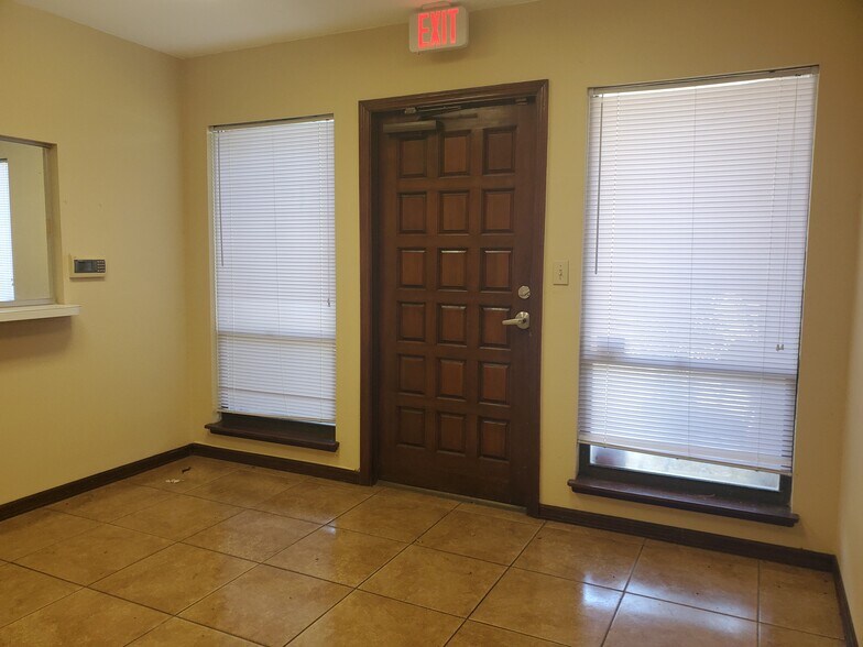 More Photos Of 5500 SW 6th Pl, Ocala Manufacturing For Sale