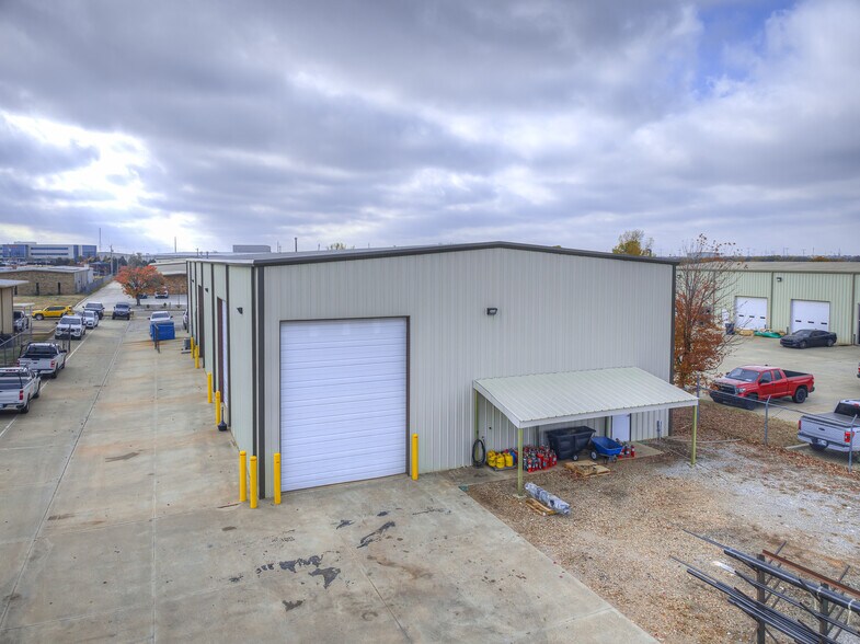 More Photos Of 209 NW 132nd St, Oklahoma City Industrial For Sale