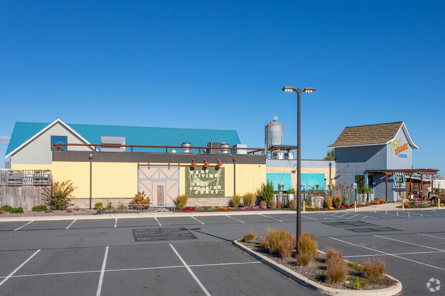 More Photos Of 316 Auto Park Dr, Middletown General Retail For Sale