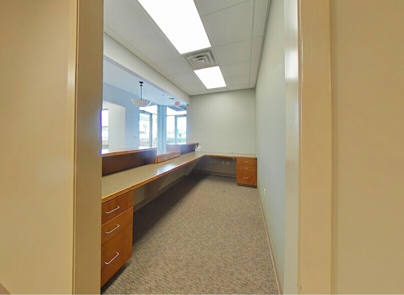 More Photos Of 1950 NE Loop 410, San Antonio Office For Sale