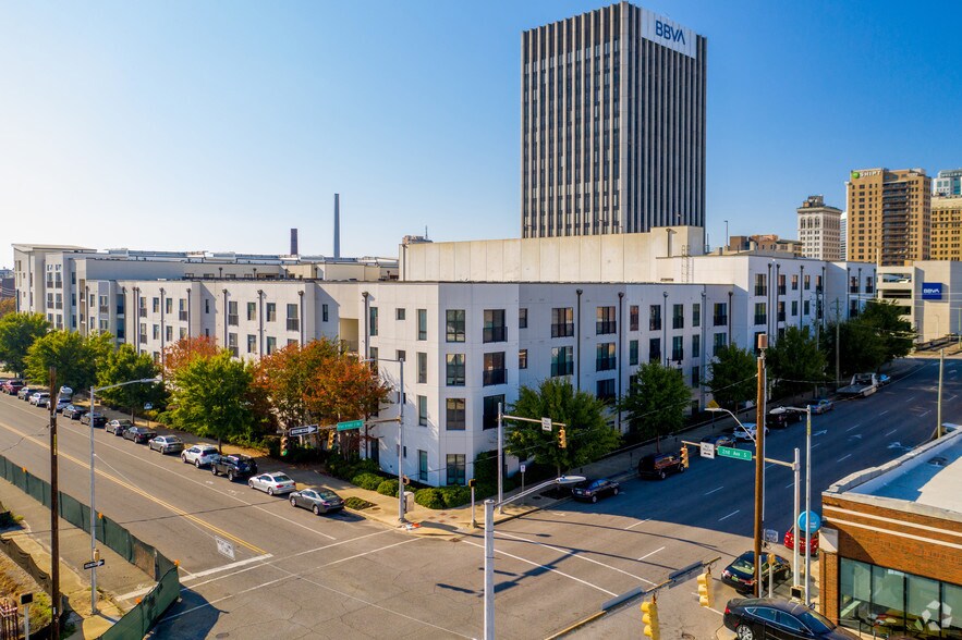 More Photos Of 2000 2nd Ave S, Birmingham Apartments For Lease