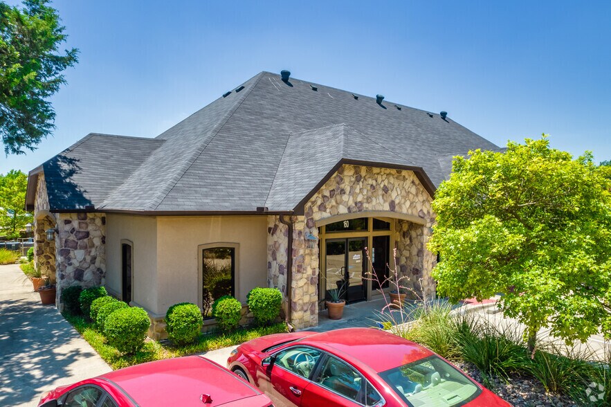 More Photos Of 1706 Tennison Pky, Colleyville Office For Lease