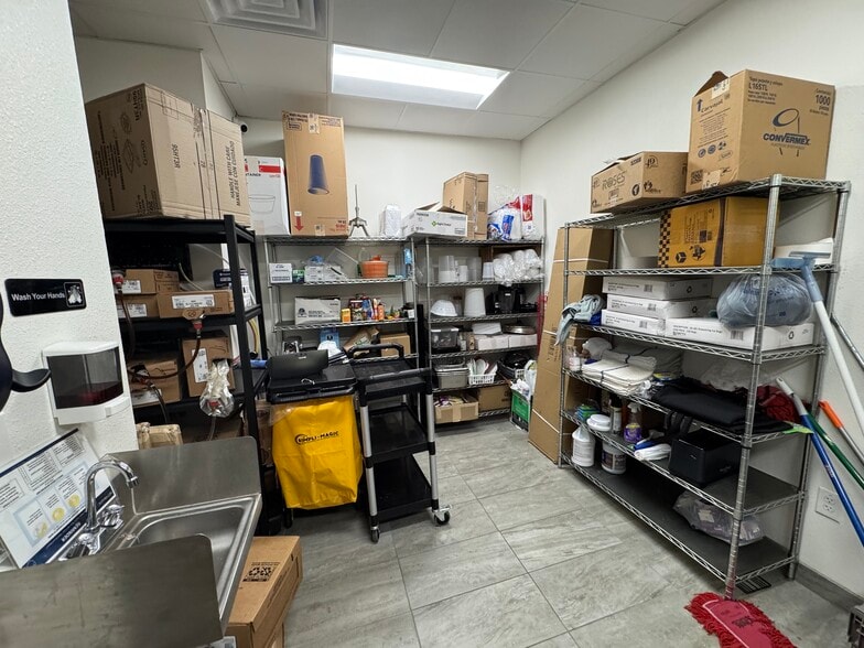 More Photos Of 5315 Troup Hwy, Tyler General Retail For Sale