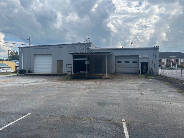 More Photos Of 1679 E Main St, Easley Auto Repair For Lease