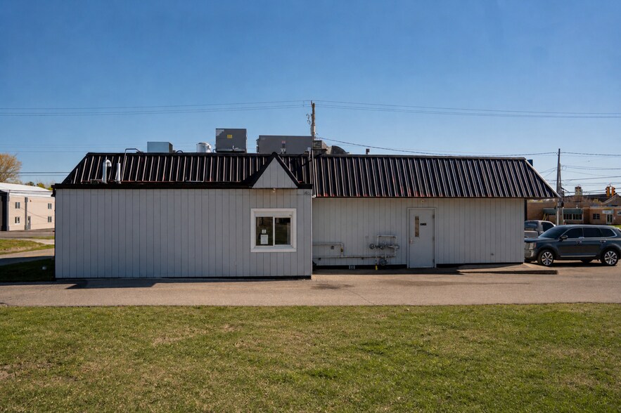 More Photos Of 5784 W US Highway 10, Ludington Freestanding For Sale