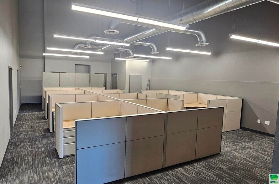 More Photos Of 2301 Boulevard of Champions, Sioux City Industrial For Lease