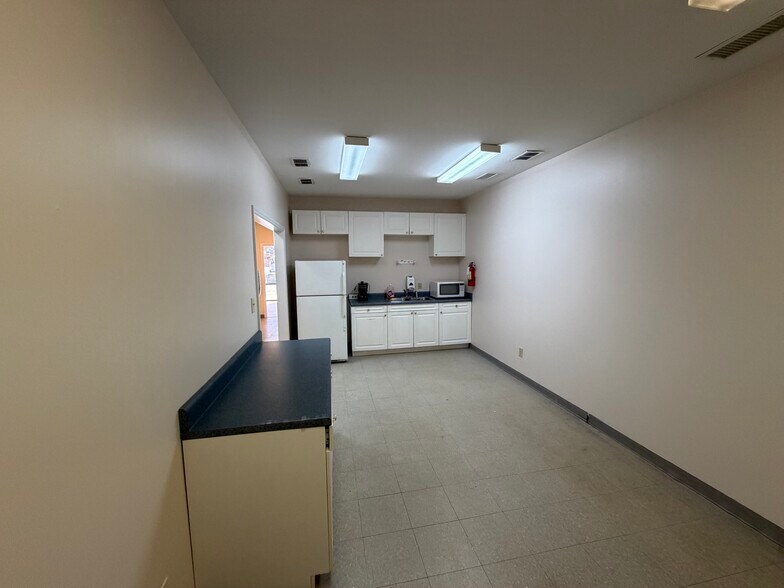 More Photos Of 137-145 Technical ct, Garner Flex For Lease