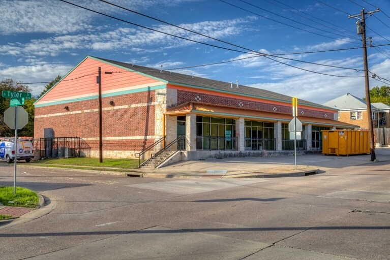 More Photos Of 909 S Tyler St, Dallas Medical For Sale