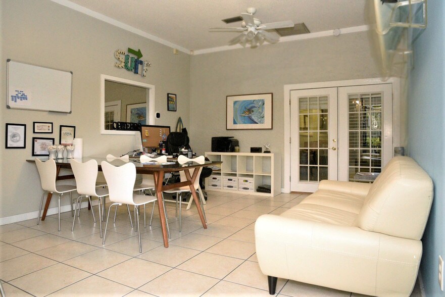 More Photos Of 19806 Panama City Beach Pky, Panama City Beach Showroom For Lease