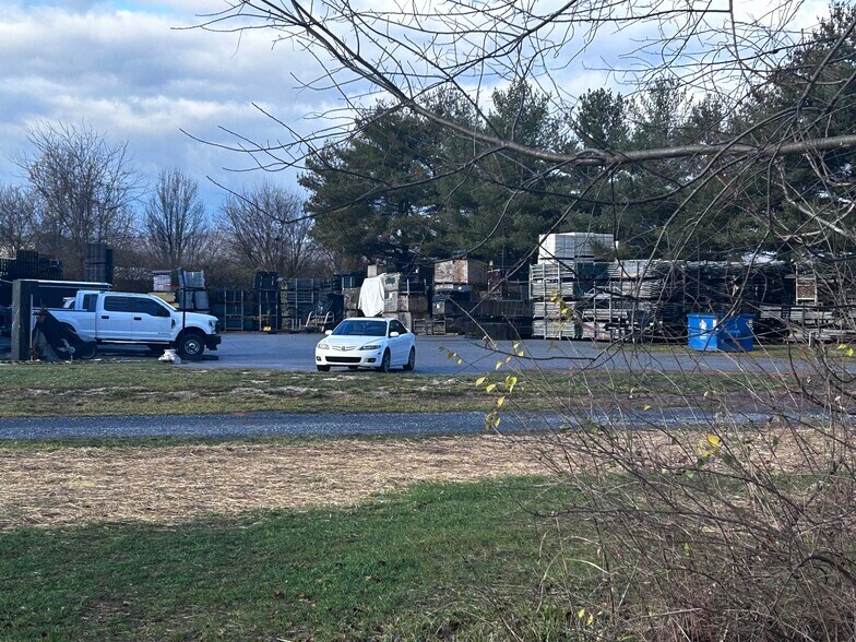 More Photos Of 6008 Fair Oaks Dr, Frederick Flex For Lease