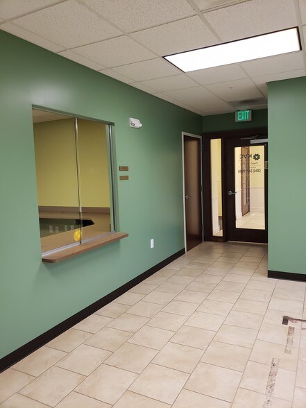 More Photos Of 300 Kenton Dr, Charleston Office For Lease