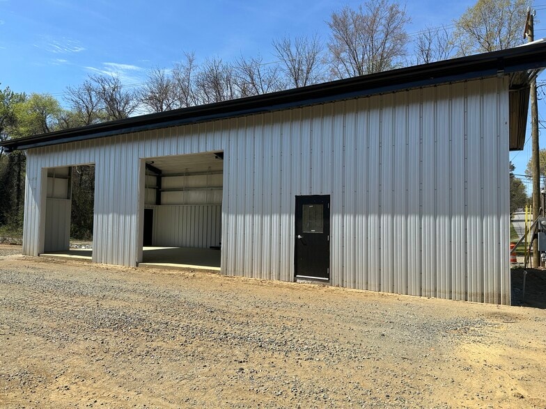 More Photos Of 25 Marietta Pl NW, Concord Industrial For Lease