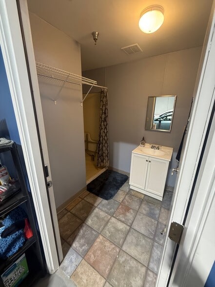 More Photos Of 2970 S Tejon St, Englewood Warehouse For Sale