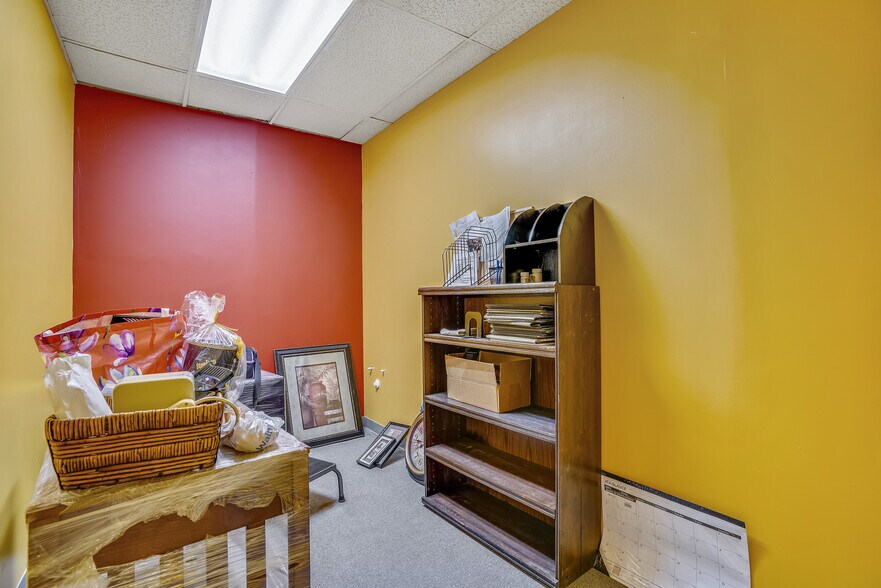 More Photos Of 6314 Windsor Mill Rd, Woodlawn Office For Sale