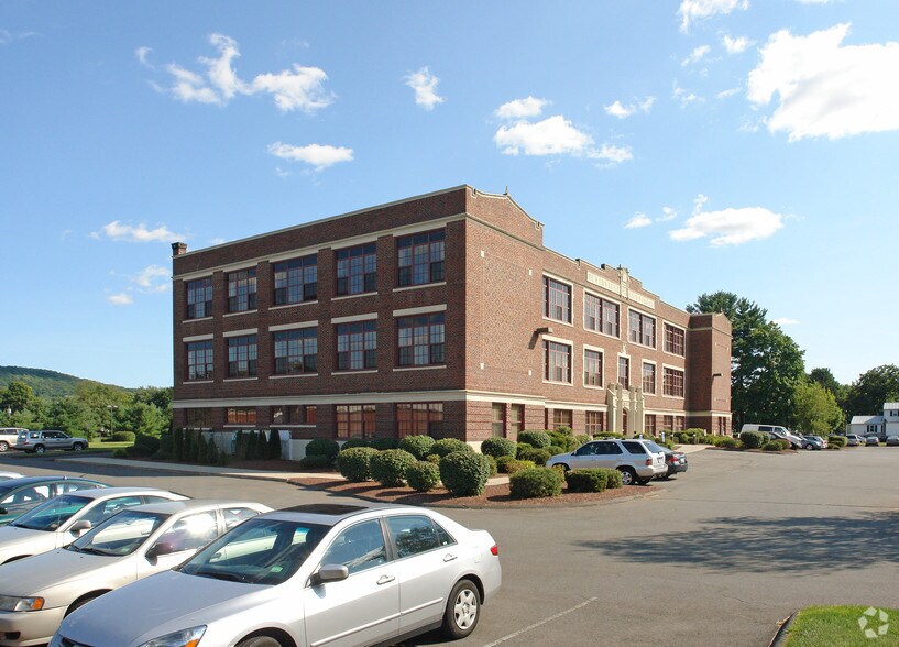 More Photos Of 74 East St, Plainville Medical For Sale