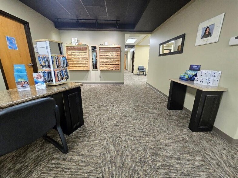 More Photos Of 705 Baptiste Dr, Paola Medical For Sale