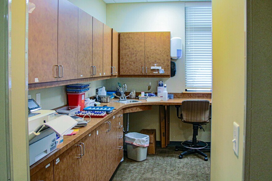 More Photos Of 600 Julian Ln, Arden Medical For Sale