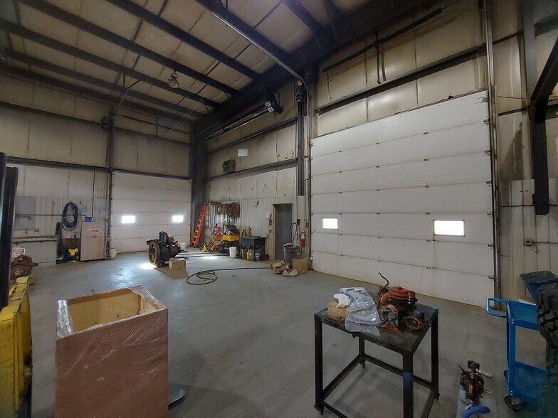 More Photos Of 27123 Hwy 597, Lacombe County Warehouse For Lease