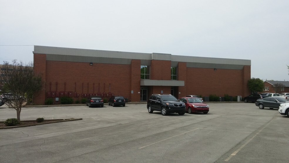 More Photos Of 1300 Andrea St, Bowling Green Office For Lease