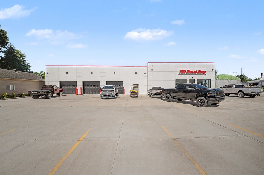 More Photos Of 212 N Lincoln Rd, Rockville General Retail For Sale