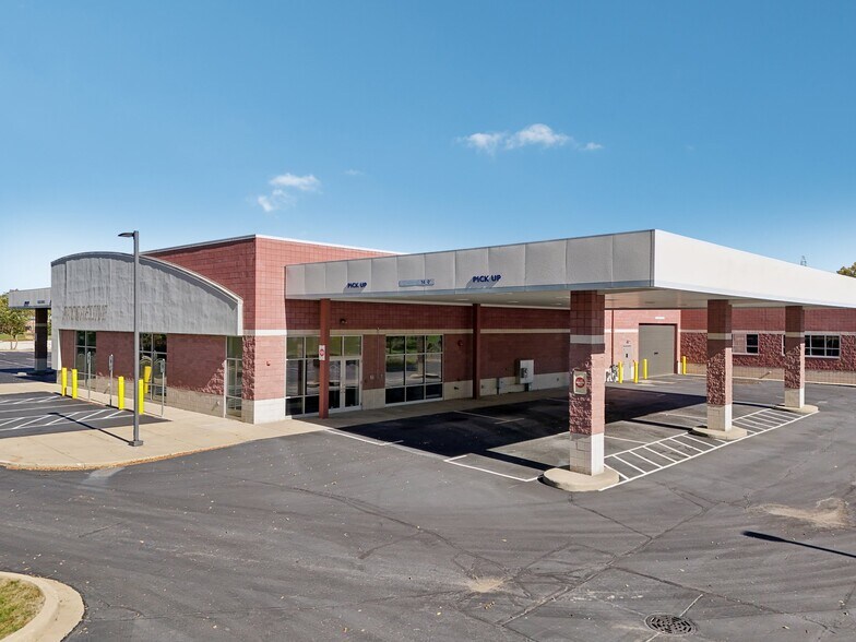 More Photos Of 3442 S 103rd St, Milwaukee Showroom For Sale