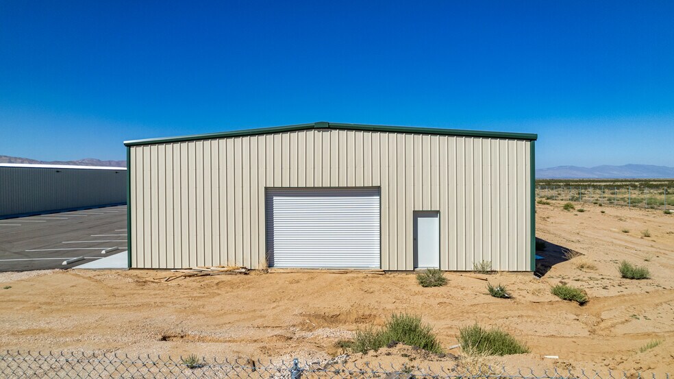 More Photos Of 5500 Lindbergh Blvd, California City Warehouse For Sale