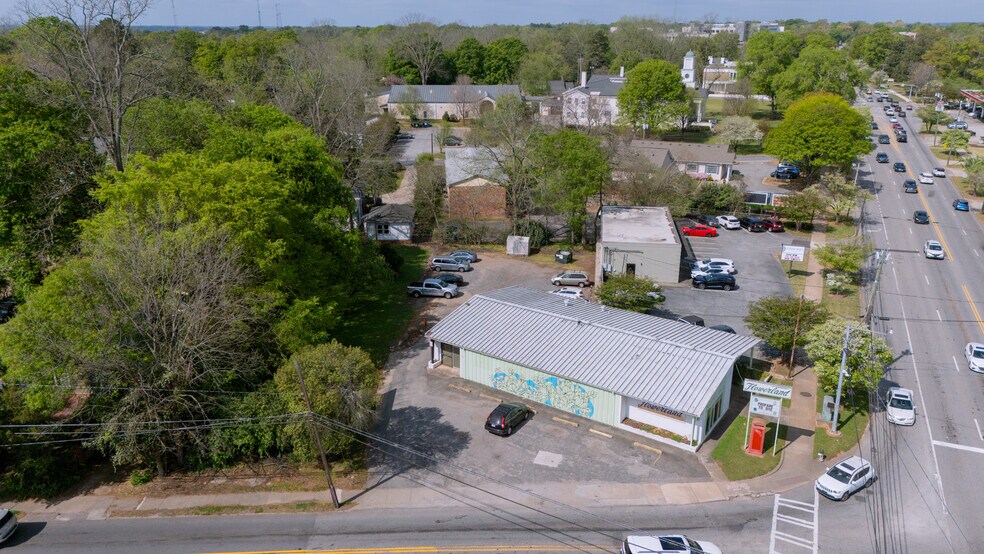 More Photos Of 823 Prince Ave, Athens Freestanding For Sale