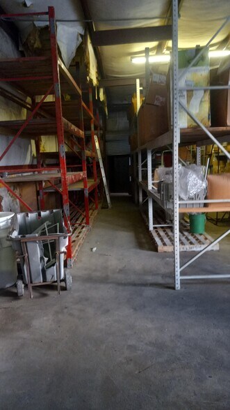 More Photos Of 308 Thomas Pl, Everman Warehouse For Sale