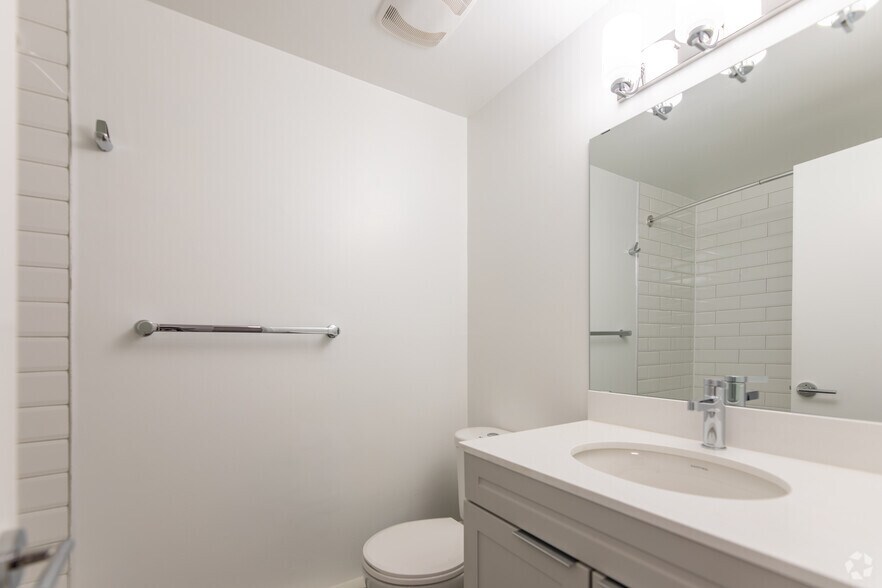 More Photos Of 100 Rideau St, Oshawa Apartments For Sale
