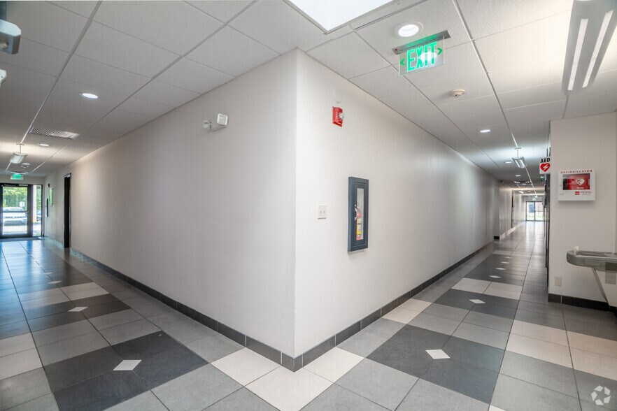 More Photos Of 541 S State Road 7, Margate Unknown For Lease