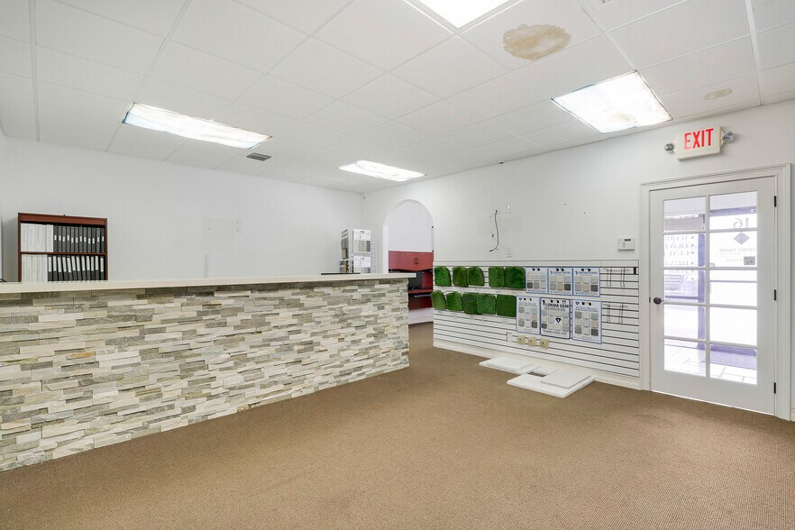 More Photos Of 3300 S Congress Ave, Boynton Beach Showroom For Sale