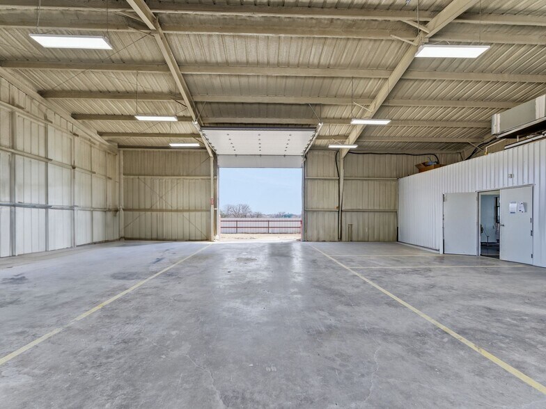 More Photos Of 1511 S Graham St, Stephenville General Retail For Sale