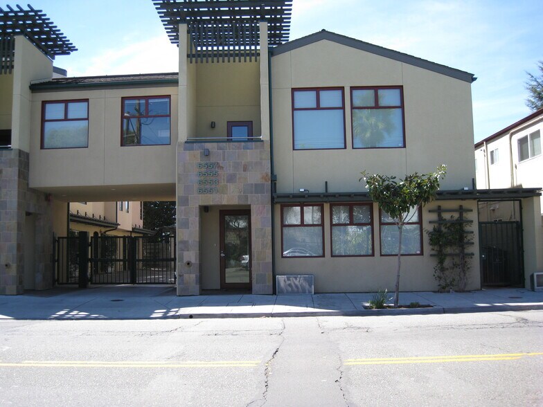 Primary Photo Of 6555-6557 Shattuck Ave, Oakland Office Residential For Lease