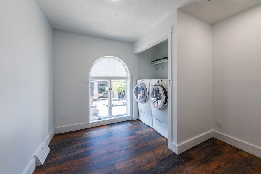 More Photos Of 231 Walnut St, Morgantown Office For Sale