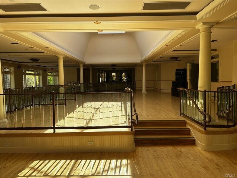 More Photos Of 200 Wall St, Chico Bar For Sale