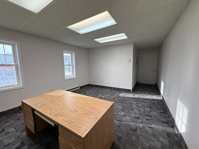 More Photos Of 625 Chandler St, Worcester Storefront Retail Office For Lease