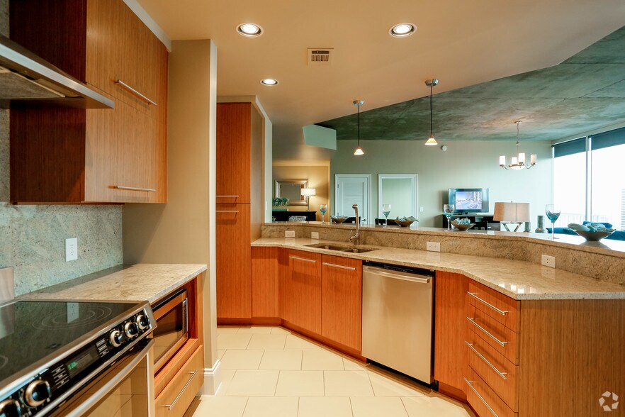 More Photos Of 5927 Almeda Rd, Houston Apartments For Lease