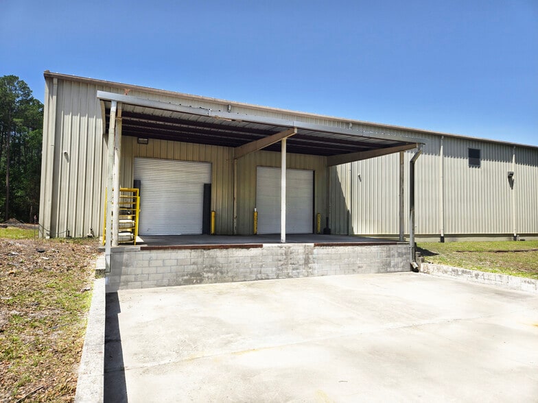 More Photos Of 7660 Gainesville Ave, Jacksonville Warehouse For Lease