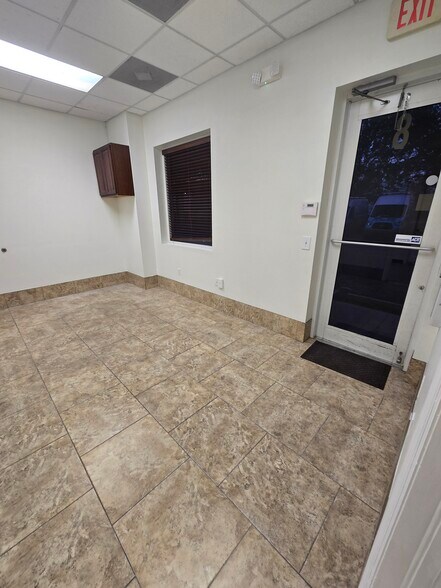 More Photos Of 7997 Mercantile St, North Fort Myers Warehouse For Sale
